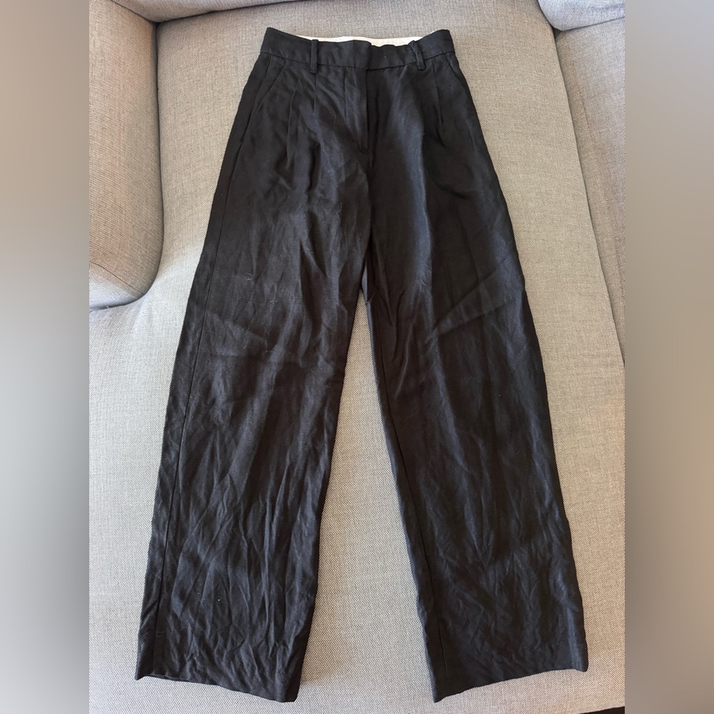Aritzia Effortless Black Pant Size 2